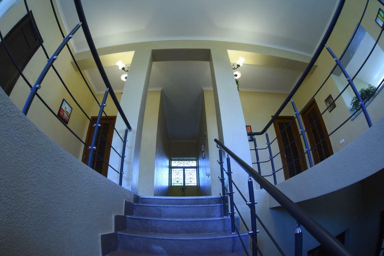 Red House Hatis Katnakhpyur 外观 照片