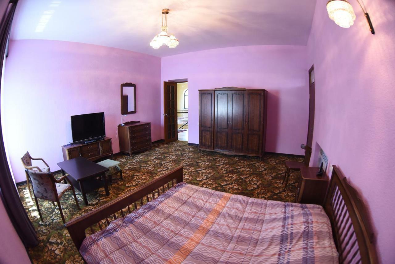Red House Hatis Katnakhpyur 外观 照片